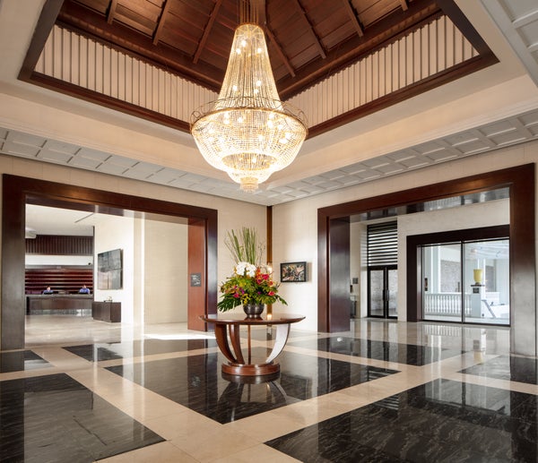 Facilities_Lobby_RIHGA Royal Laguna Guam Resort